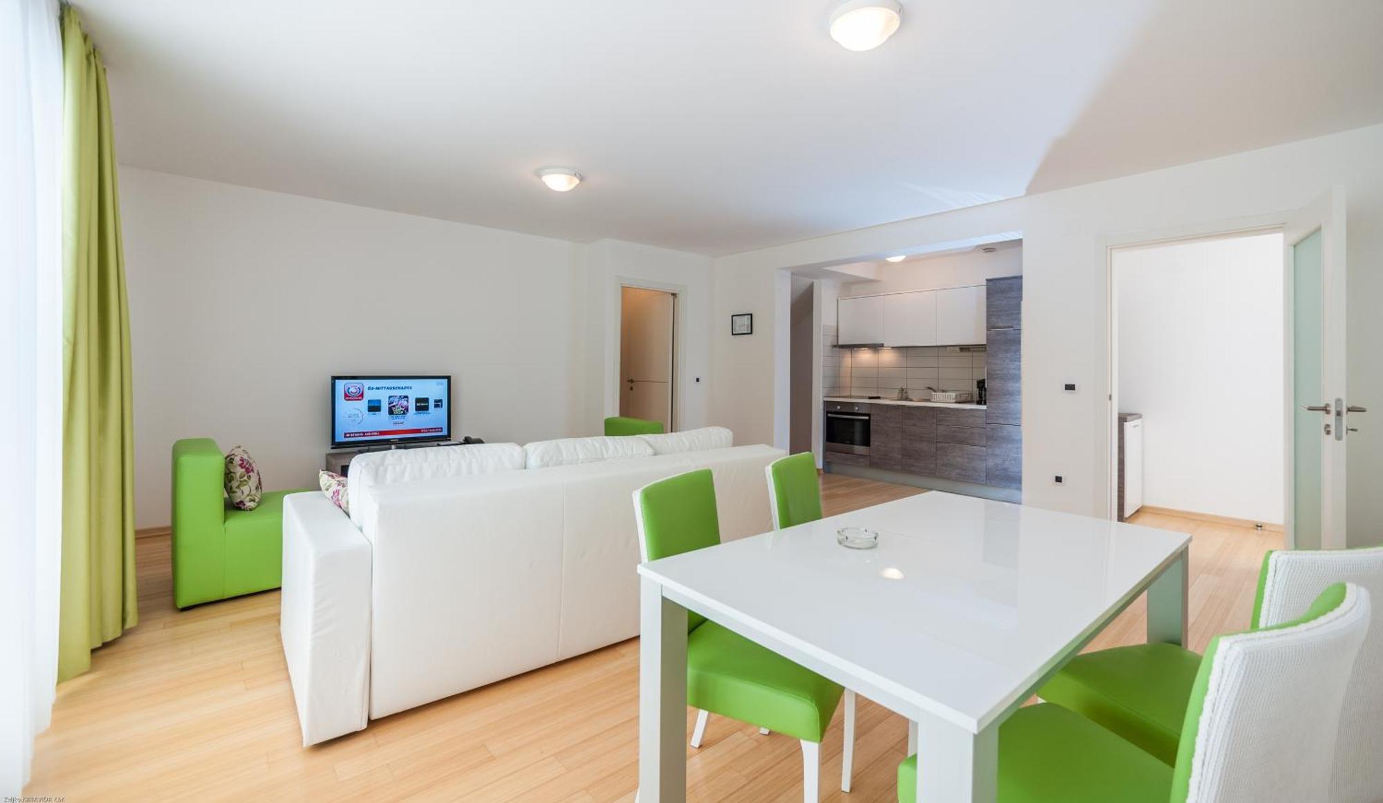 Sunnyside Apartments Resort Petrcane Ruang foto
