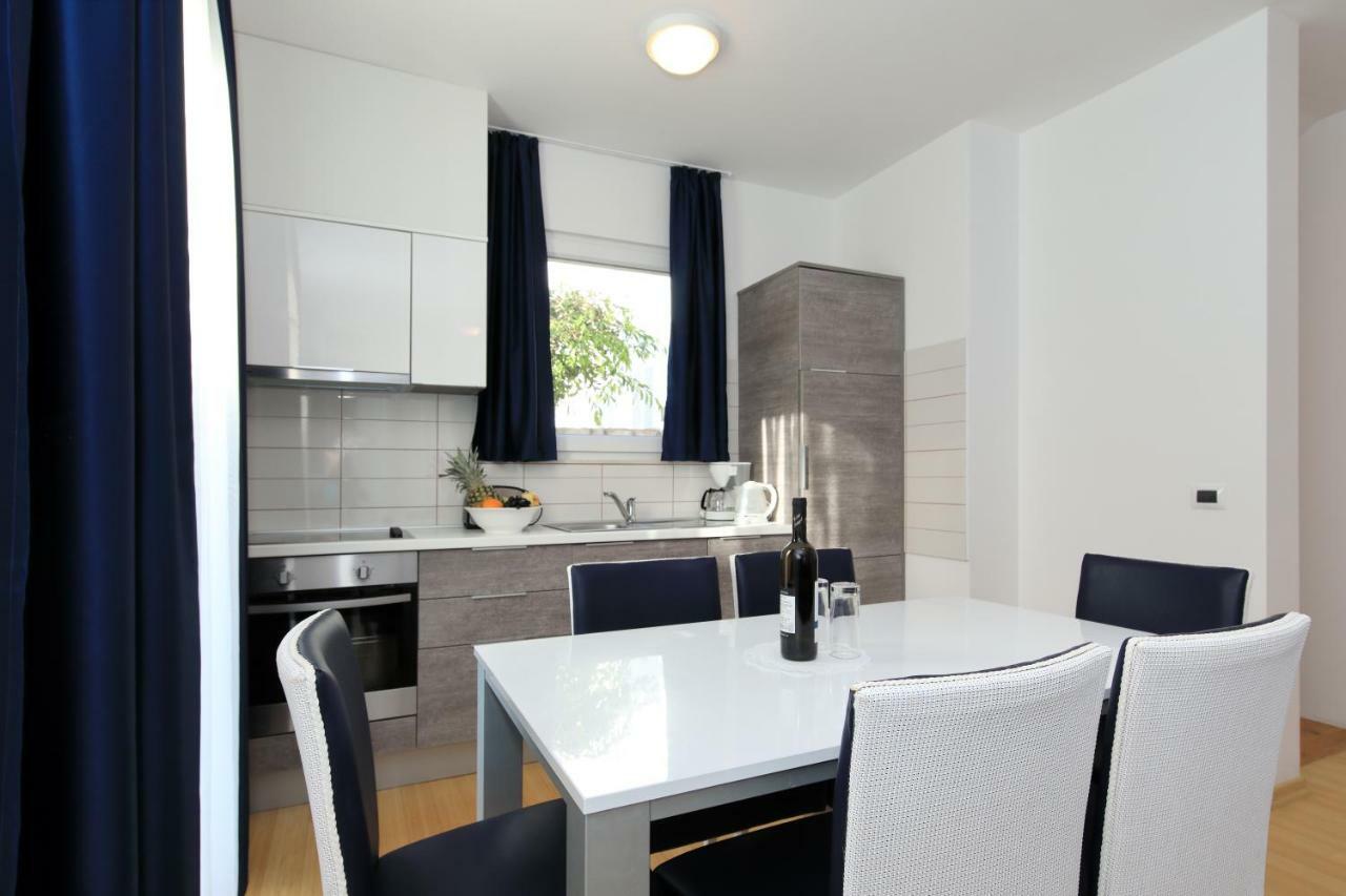 Sunnyside Apartments Resort Petrcane Bagian luar foto